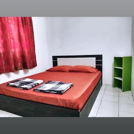 Homestay Mama Razzin Kuala Kangsar Exterior photo