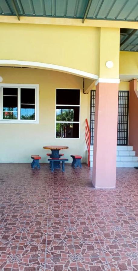 Homestay Mama Razzin Kuala Kangsar Exterior photo