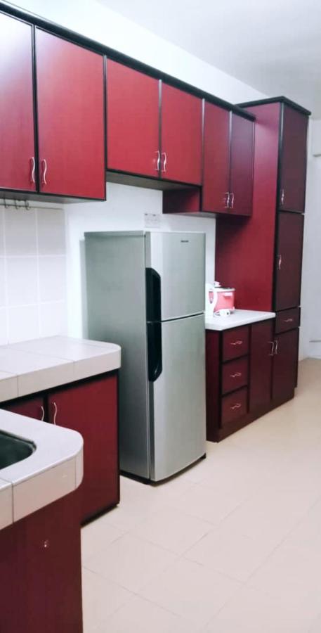 Homestay Mama Razzin Kuala Kangsar Exterior photo
